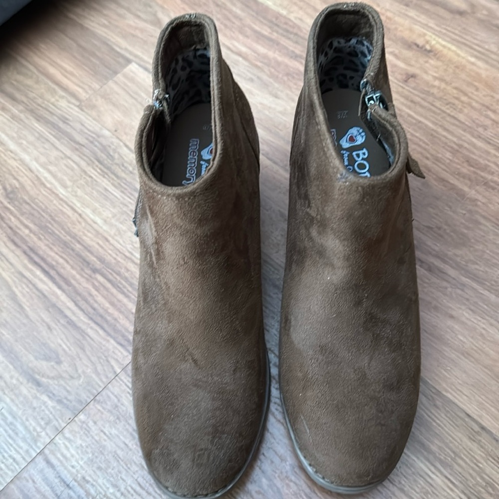 Bob’s from Sketchers size 8.5 ankle wedge boots barely worn.